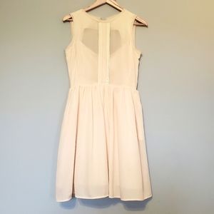 Jessica Simpson: Romantic Pink Dress